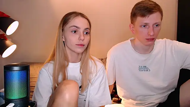 juliaanddima online show from 11-17-25, 09:19