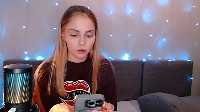 juliaanddima online show from 09-17-25, 09:39