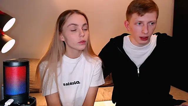 juliaanddima online show from 11-21-25, 09:25