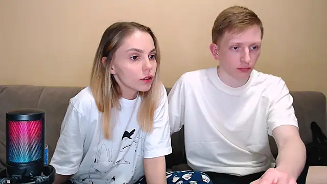 juliaanddima online show from 05-10-26, 10:22