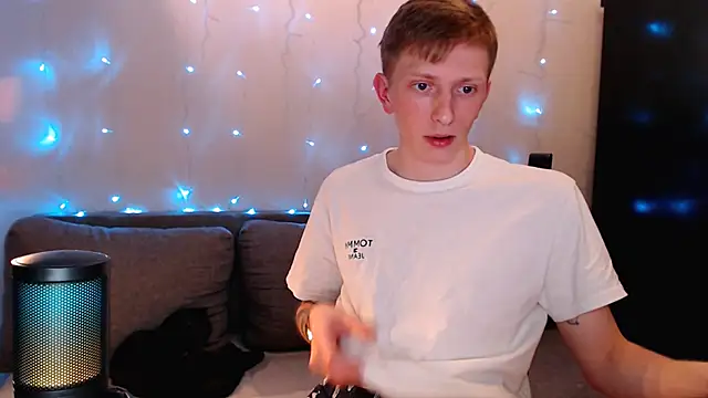 juliaanddima online show from 09-30-25, 09:32