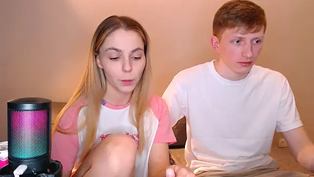 Snapshot of juliaanddima chatting on 01-31-26, 10:41 juliaanddima online show from 01-31-26, 10:41