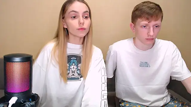 Snapshot of juliaanddima chatting on 02-05-26, 09:27 juliaanddima online show from 02-05-26, 09:27