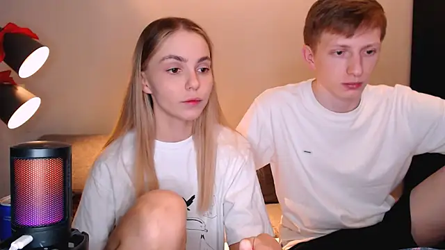 juliaanddima online show from 12-17-25, 10:04