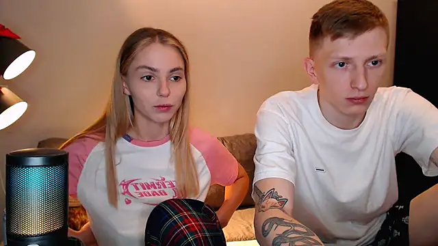 juliaanddima online show from 10-21-25, 10:53