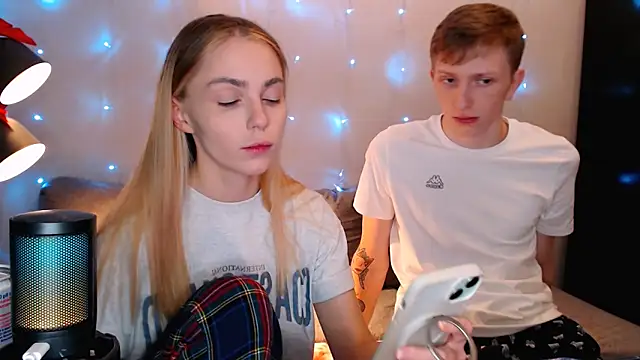 juliaanddima online show from 10-12-25, 10:00