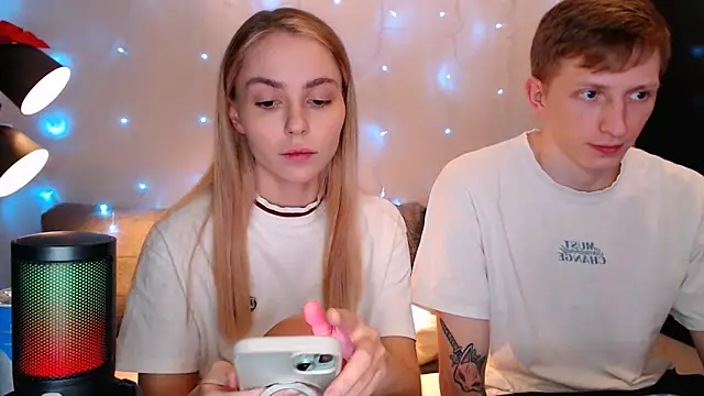 juliaanddima online show from 10-17-25, 09:49