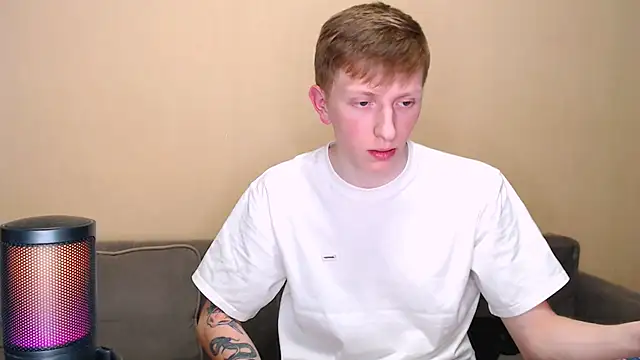 Snapshot of juliaanddima chatting on 02-08-26, 10:40 juliaanddima online show from 02-08-26, 10:40