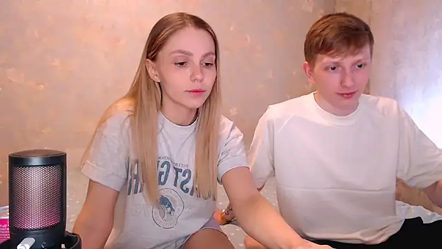 Snapshot of juliaanddima chatting on 02-20-26, 07:10 juliaanddima online show from 02-20-26, 07:10