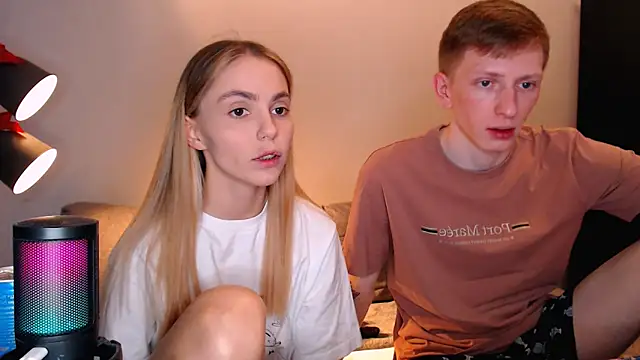 juliaanddima online show from 11-20-25, 08:26