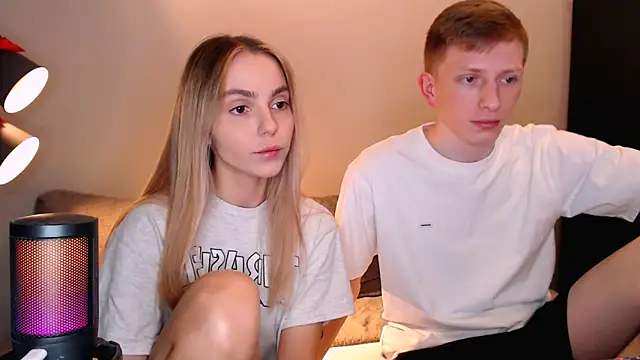 juliaanddima online show from 11-10-25, 10:04