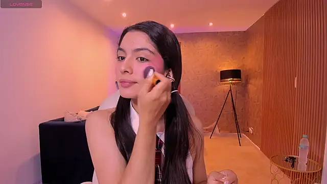 miiaa evans online show from 10-21-25, 10:36