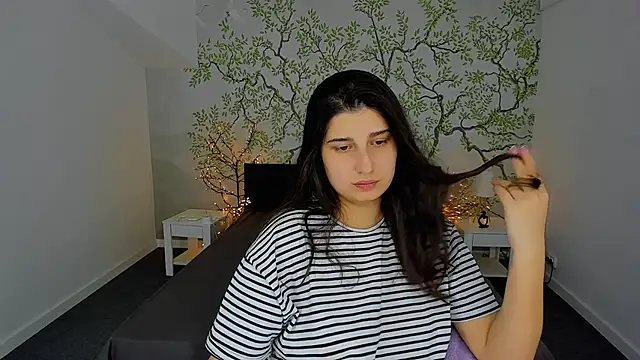 Snapshot of Linda_EX chatting on 02-07-25, 11:56 Linda EX online show from 02-07-25, 11:56