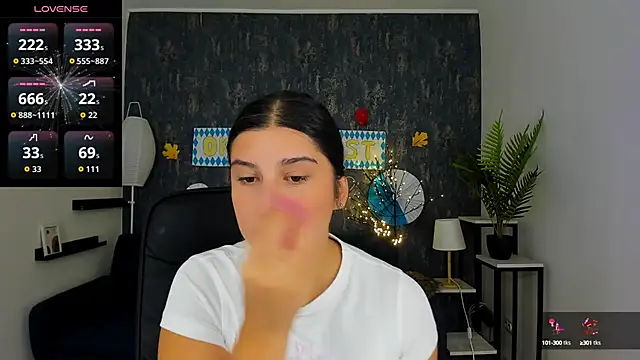 Snapshot of Linda_EX chatting on 09-27-25, 06:19 Linda EX online show from 09-27-25, 06:19