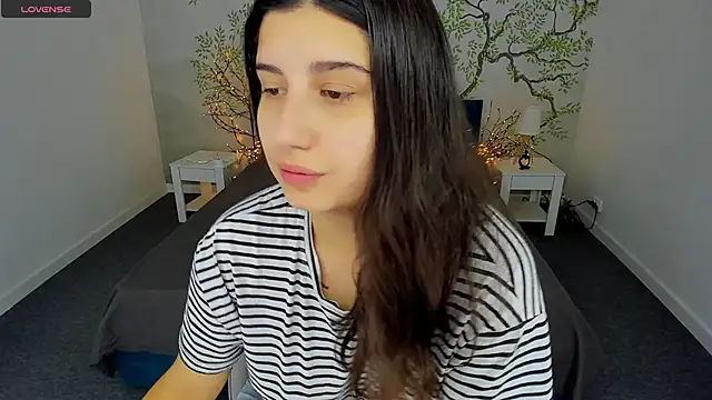 Snapshot of Linda_EX chatting on 02-08-25, 07:37 Linda EX online show from 02-08-25, 07:37