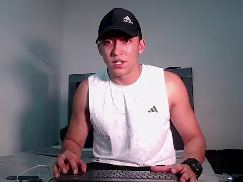 Snapshot of angel_sensual95 chatting on 07-07-26, 05:10 angel sensual95 online show from 07-07-26, 05:10