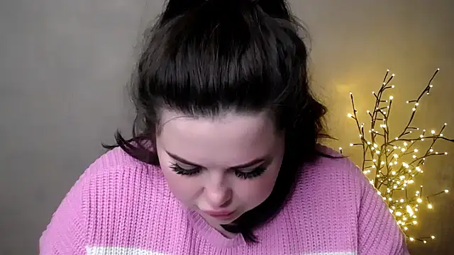 Emily Mo online show from 11-20-25, 06:36