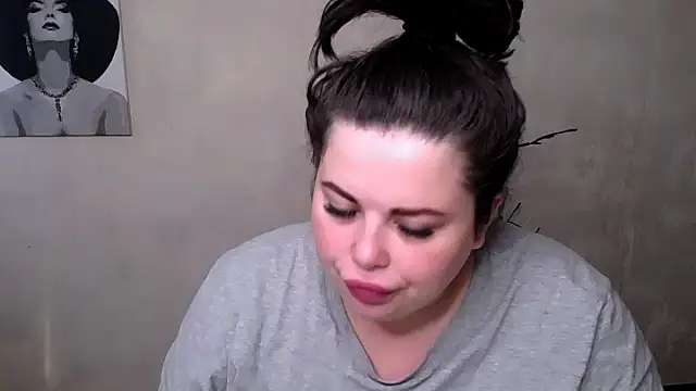 Emily Mo online show from 09-16-25, 05:41