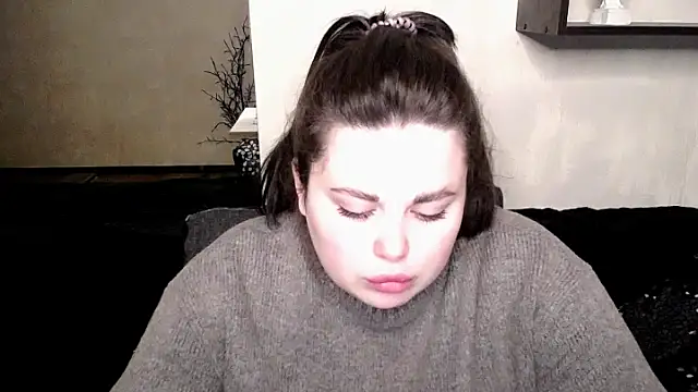 Emily Mo online show from 10-25-25, 05:39