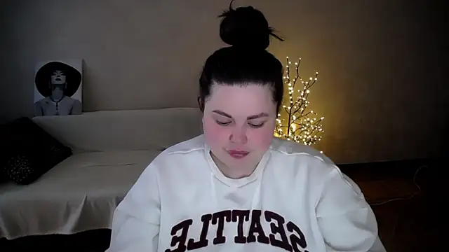 Emily Mo online show from 05-28-26, 05:37