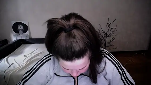 Emily Mo online show from 04-23-26, 05:58