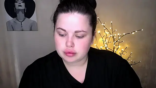 Emily Mo online show from 09-11-25, 05:29