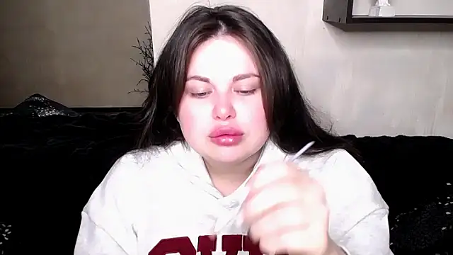 Emily Mo online show from 10-24-25, 08:13