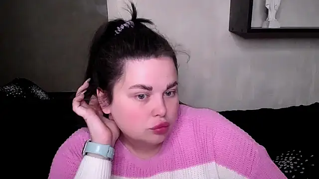 Emily Mo online show from 10-09-25, 05:41