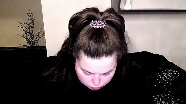 Emily Mo online show from 11-11-25, 06:30