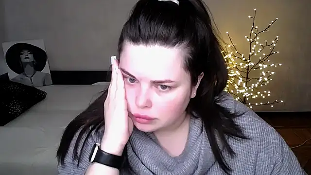 Emily Mo online show from 04-01-26, 05:53