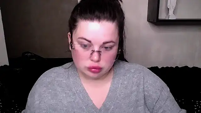 Emily Mo online show from 10-08-25, 05:42