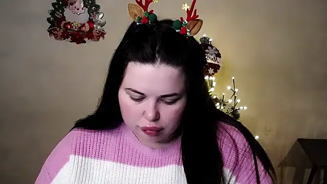 Emily Mo online show from 12-15-25, 06:19