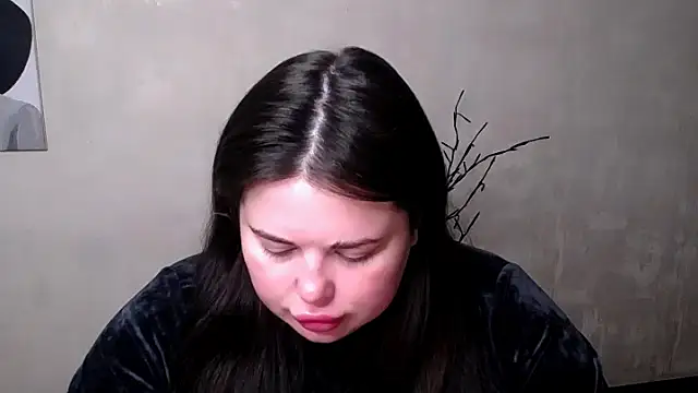 Emily Mo online show from 09-30-25, 05:35