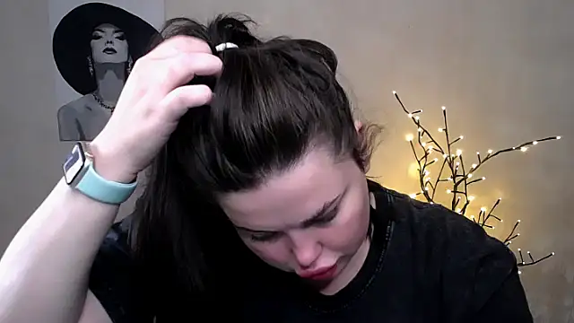 Emily Mo online show from 09-09-25, 05:39