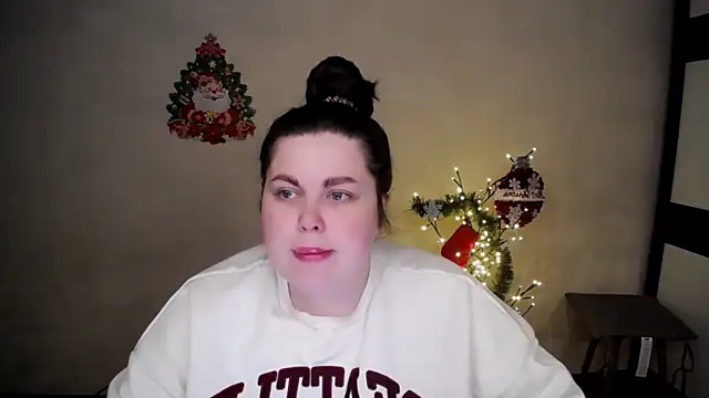 Emily Mo online show from 12-23-25, 06:02