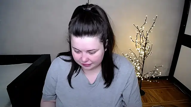 Emily Mo online show from 05-07-26, 05:55