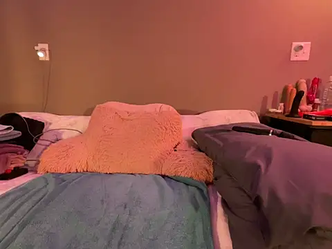 1Lustfully yours online show from 04-14-26, 03:06