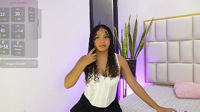 Anais aradia online show from 12-17-25, 05:34