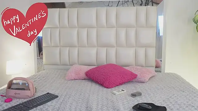 Anais aradia online show from 02-14-25, 05:51