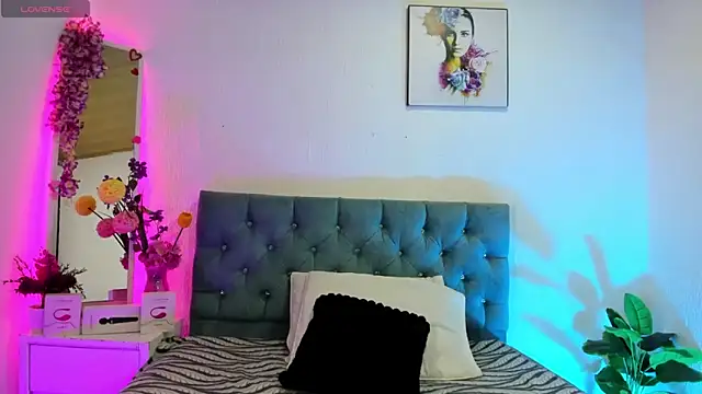 Snapshot of mia_thompsonn_ chatting on 02-20-26, 02:08 mia thompsonn online show from 02-20-26, 02:08