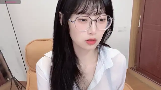 Snapshot of 4uoki chatting on 10-18-25, 05:37 4uoki online show from 10-18-25, 05:37