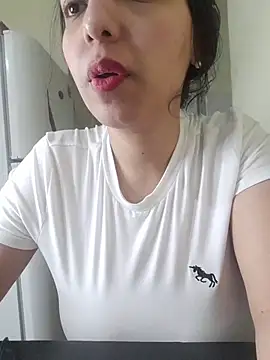 Snapshot of DianiQueenn chatting on 04-10-26, 04:19 DianiQueenn online show from 04-10-26, 04:19