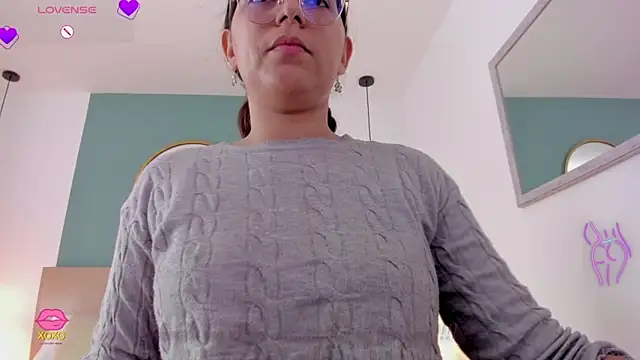 lucy blue28 online show from 05-04-26, 01:03