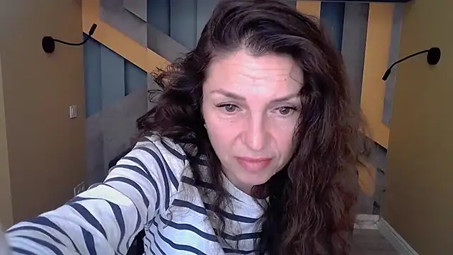 EllaLong online show from 10-28-25, 12:26