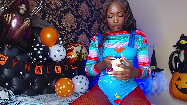 NaiaGils online show from 10-31-25, 12:24