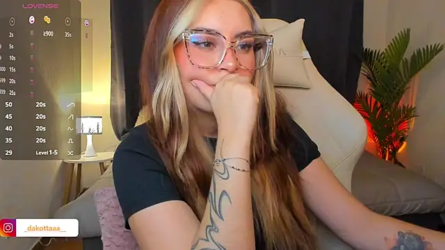 dakottaa  online show from 04-24-26, 12:12