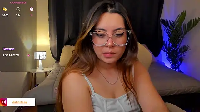 Snapshot of dakottaa_ chatting on 12-02-25, 11:39 dakottaa online show from 12-02-25, 11:39