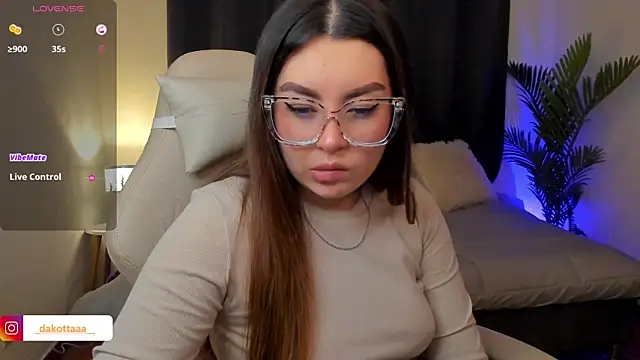 Snapshot of dakottaa_ chatting on 11-27-25, 12:11 dakottaa online show from 11-27-25, 12:11