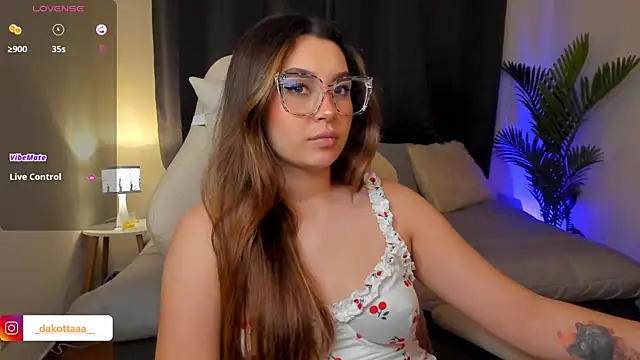 Snapshot of dakottaa_ chatting on 11-15-25, 11:20 dakottaa online show from 11-15-25, 11:20