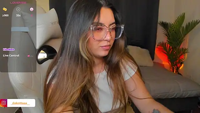 dakottaa  online show from 04-16-26, 12:11